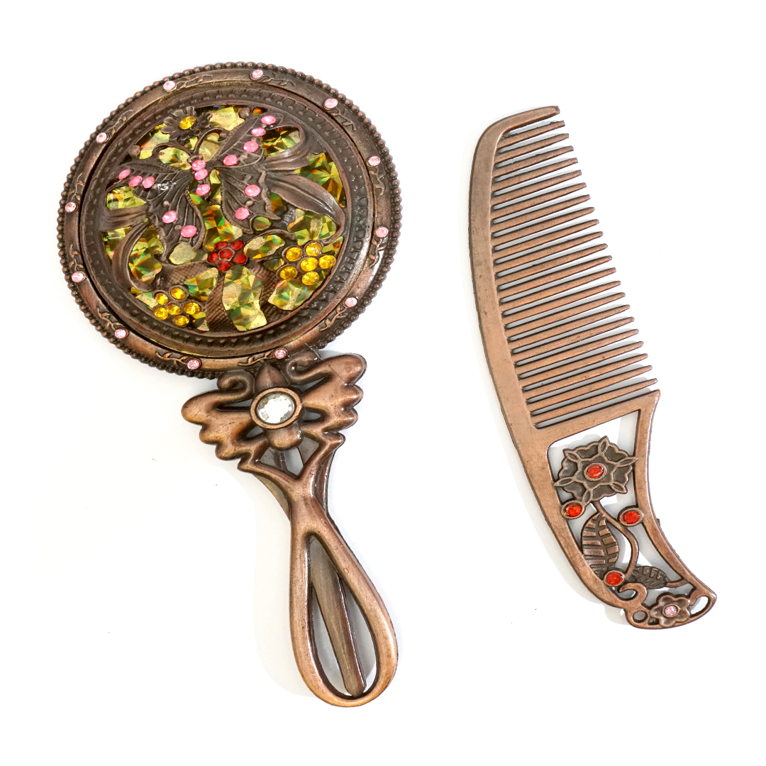Antique mirror and comb set in brown color