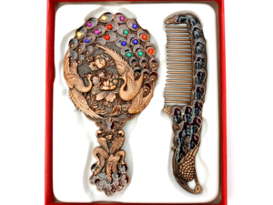 Antique mirror and comb set in golden color